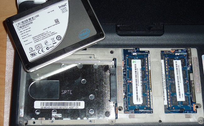 Cómo instalar una SSD en su equipo portátil