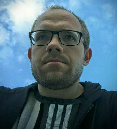 Foto de perfil en Twitter de @evgenymorozov