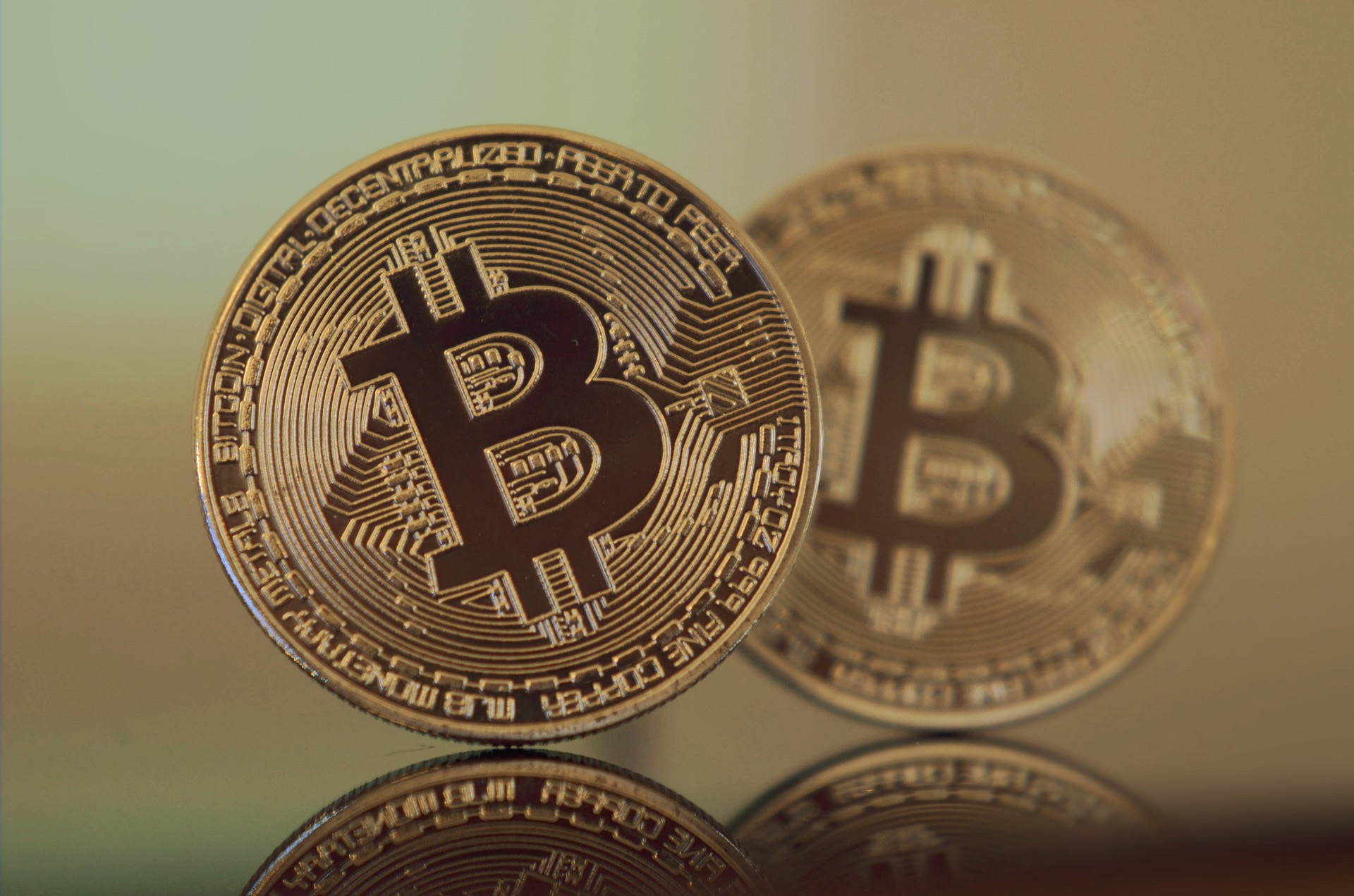 Blockchain. Bitcoin.