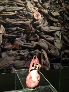Zapato mujer Auschwitz