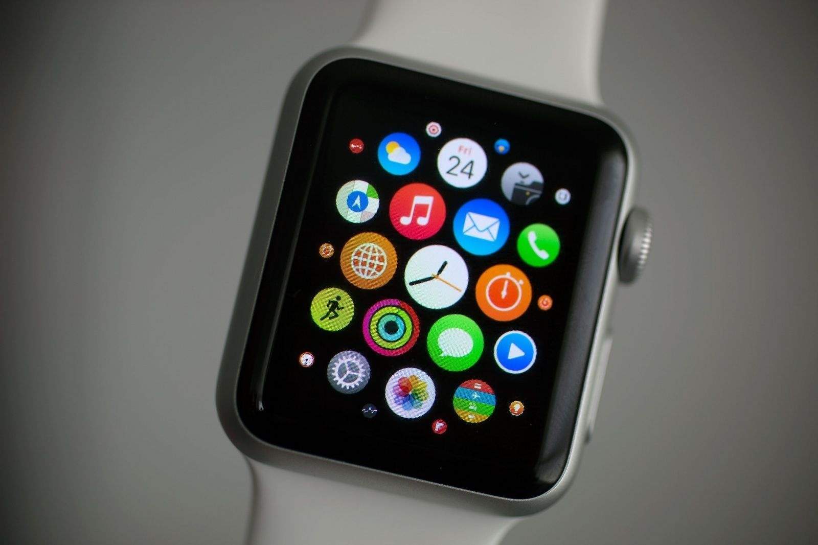 Abril se escribe con 'A' de Apple – Nobbot