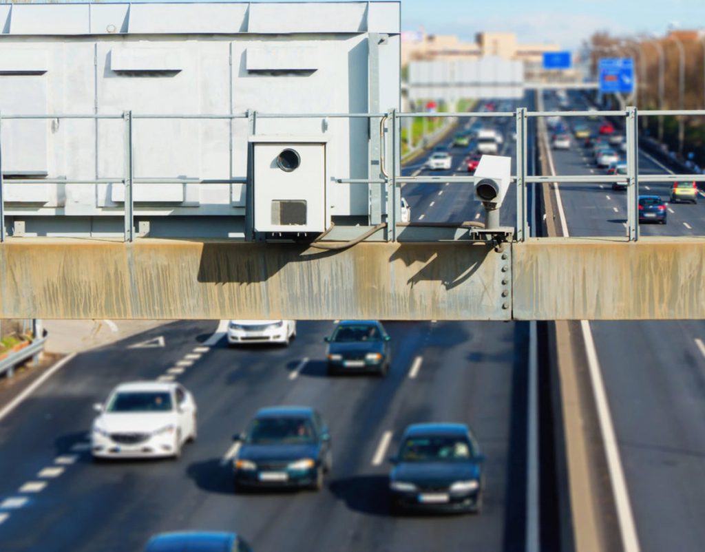 ¿Cómo funciona la tecnología de un radar de emisiones?