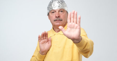 area 51 peregrinacion alienigenas gorritos aluminio