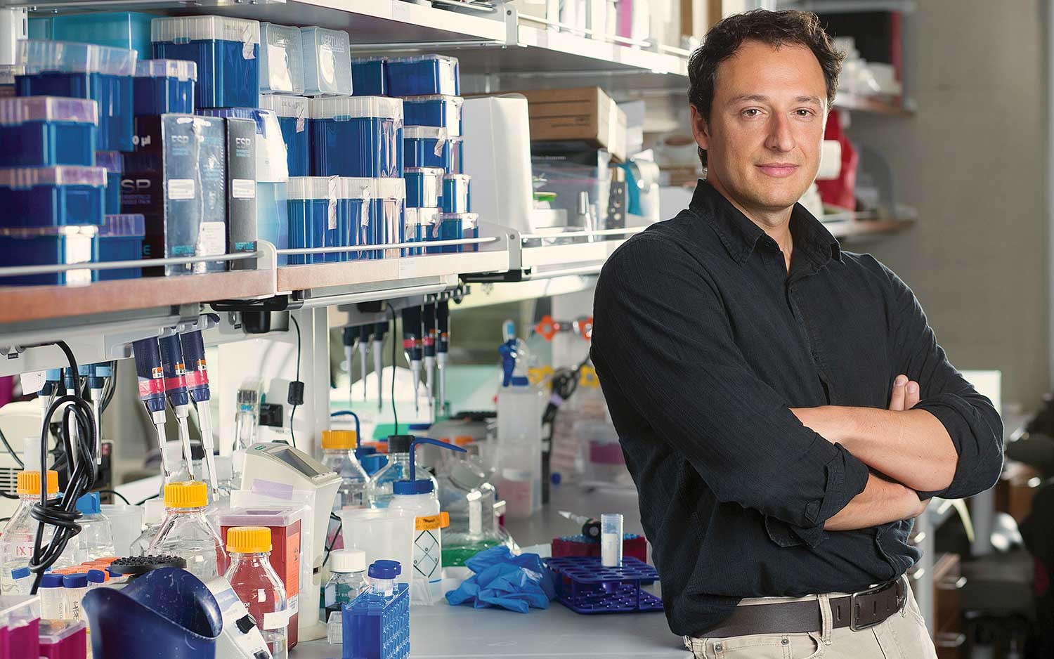 El profesor Alysson R. Muotri en su laboratorio. Imagen de la UC San Diego.