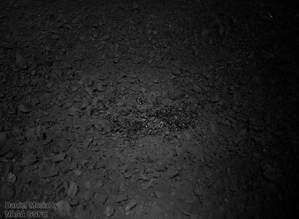 sustancia extraña en la Luna