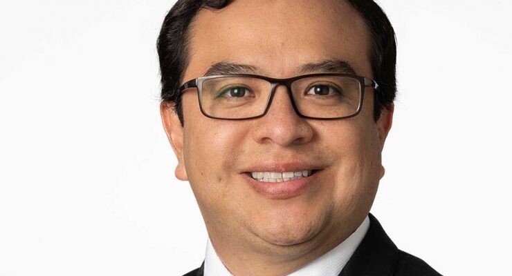 Entrevista a Francisco Boshell, analista en Mercados y Estándares de Tecnologías de Energías Renovables en la Agencia Internacional de Energías Renovables (IRENA).