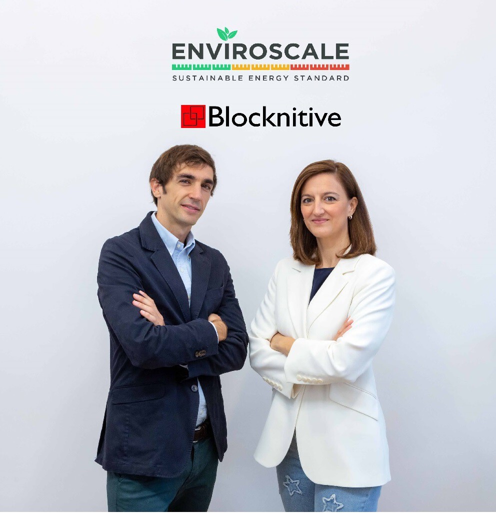 Meritxell Pérez de Castro-Acuña, CEO de Enviroscale, o con Miguel Peco Perea, director de Desarrollo de Negocios de Blocknitive