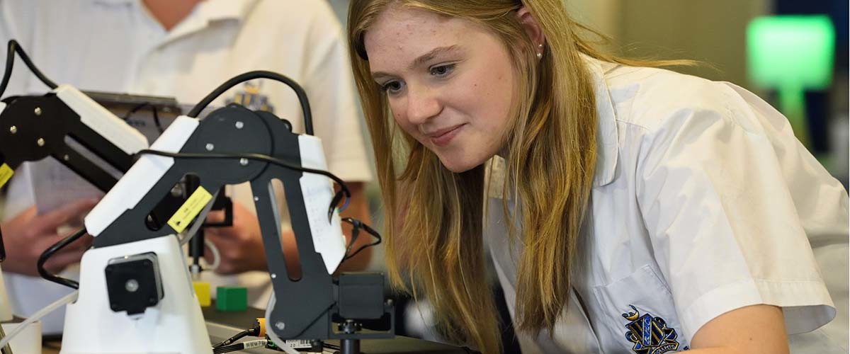 Analizamos la situación de la mujer en las disciplinas STEM.