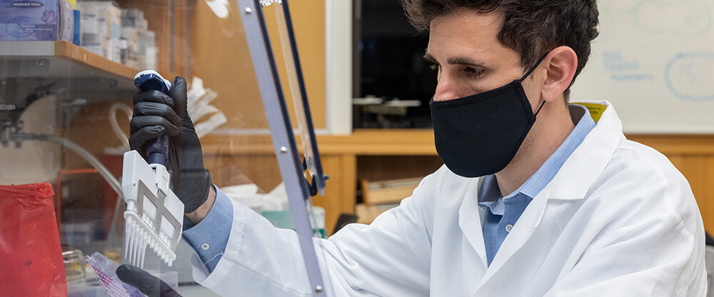 César de la Fuente, biotecnólogo