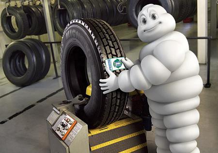 Bibendum muestra un neumatico