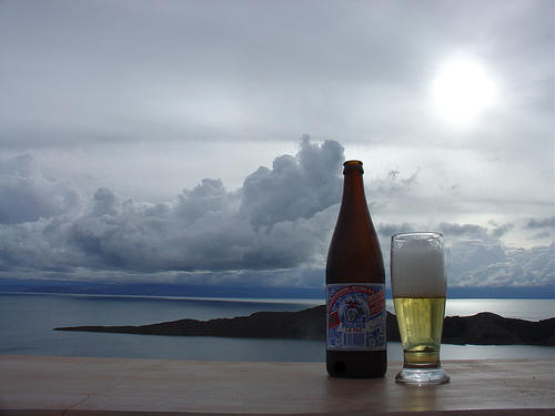 Cerveza después de una jornada en la playa