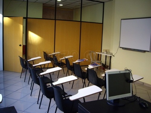 Aula de la autoescuela Clave, de Madrid
