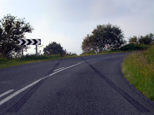 Frenazo en una carretera