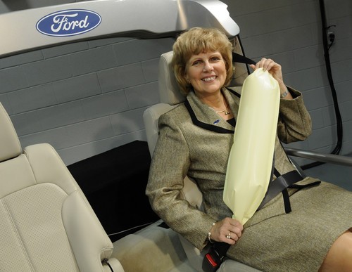 Cinturon de seguridad con airbag