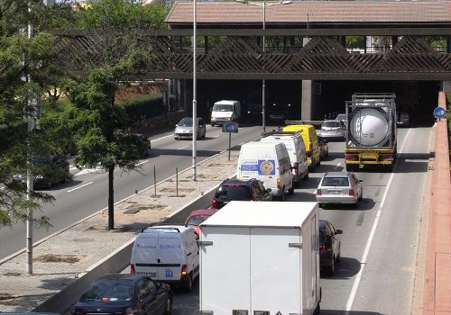 Atasco en la Ronda Litoral de Barcelona