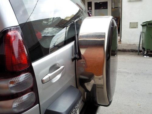 Carcasa metálica para la rueda de repuesto