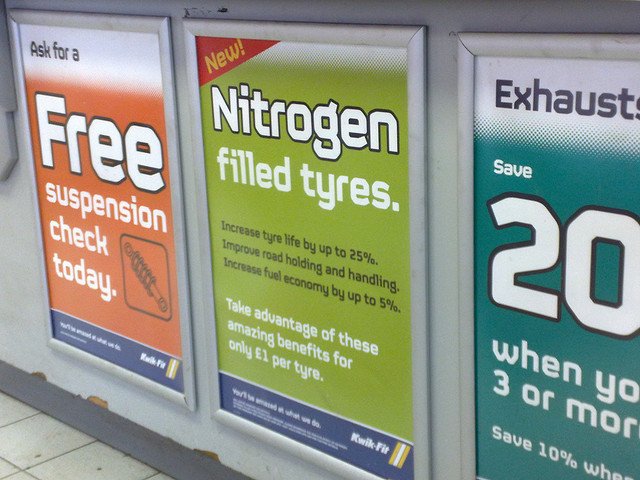 Publicidad sobre el inflado de ruedas con nitrógeno