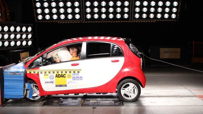 Mitsubishi i MiEV Crash Test