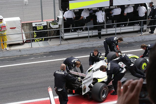 Los mecánicos de F1 seguramente no cobran por hora, sino por segundo