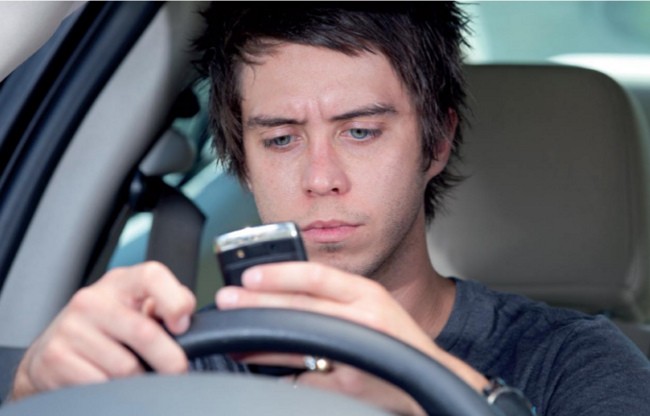 Uso del smartphone en el coche