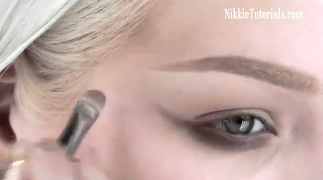 Don't make-up and drive, a crash course to shine