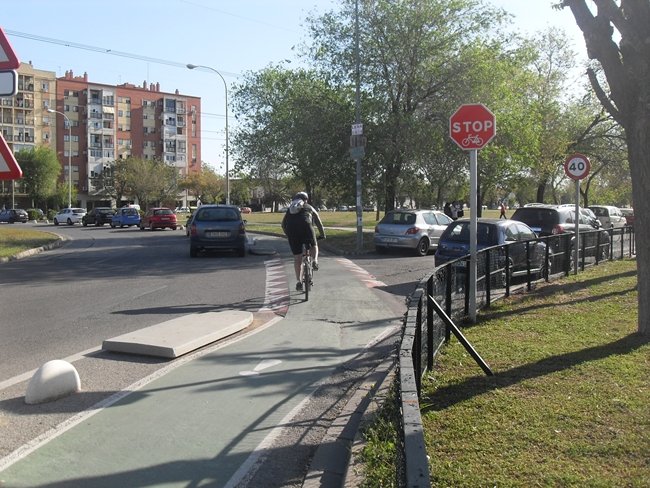 Stop en el carril bici