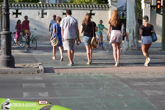 peatones y ciclistas