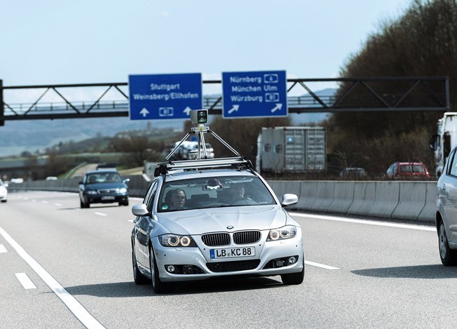 Bosch prueba el coche autónomo en una autobahn