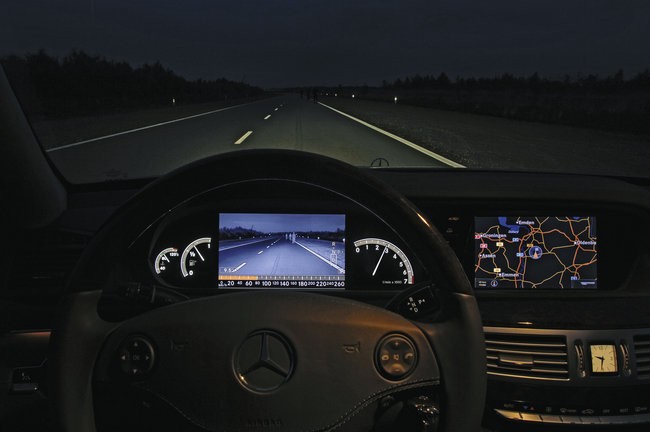 Visión nocturna Mercedes Benz