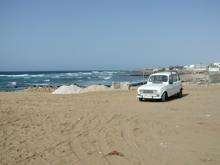 Vehículo en playa