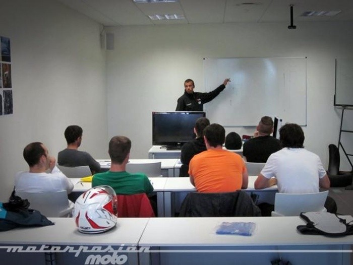 650_1000_curso_escuela_motociclista_009