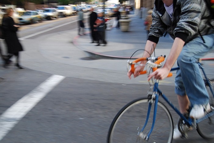 ciclista ciudad seguridad