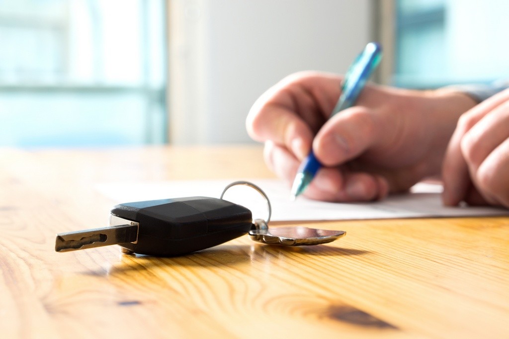 Póliza seguros automóvil