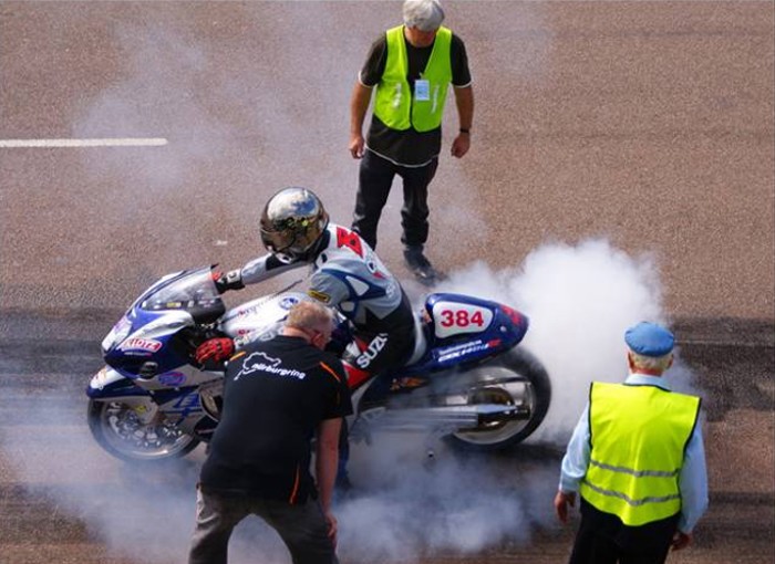 Motos e curvas