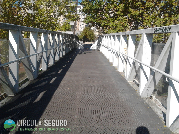 Passagem para peões segura na cidade de Coimbra