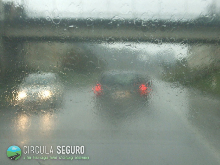 Chuva e velocidade são dois factores que condicionam a segurança rodoviária