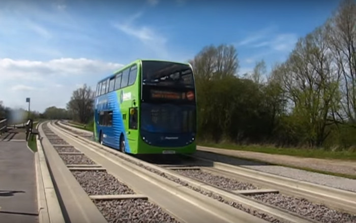 Um sistema de transporte Busway para a antiga linha da beira