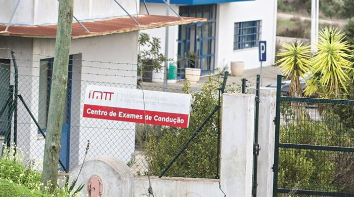 Exames de condução automovel: centros públicos com os dias contados?