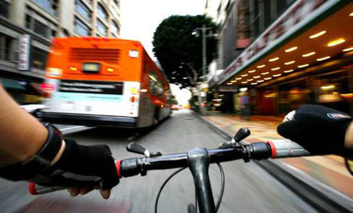 Bicicletas e automóveis - será possível a coabitação?