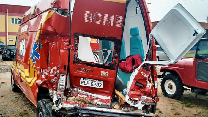 ambulancia-dos-bombeiros