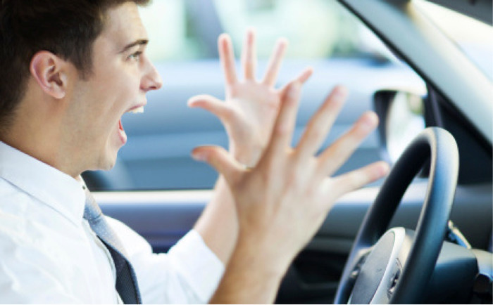 Desrespeito dos condutores perante veículos de instrução automóvel
