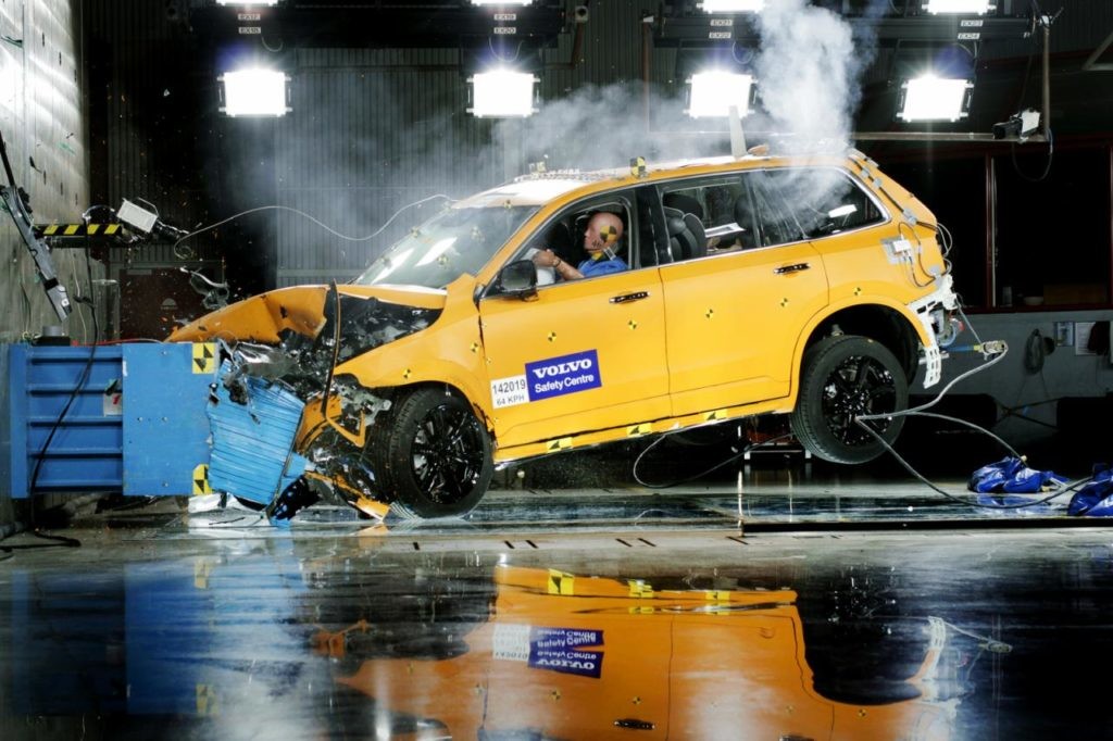 Volvo XC90, Travagem de Emergência Autónoma