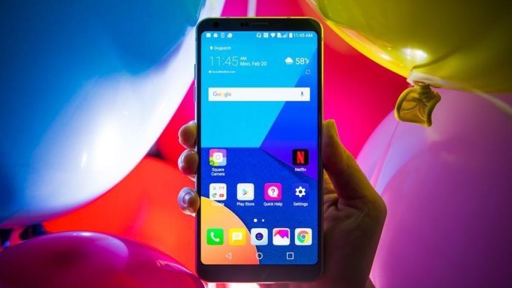 La última disyuntiva smartphone: queremos pantallas más grandes en móviles más pequeños