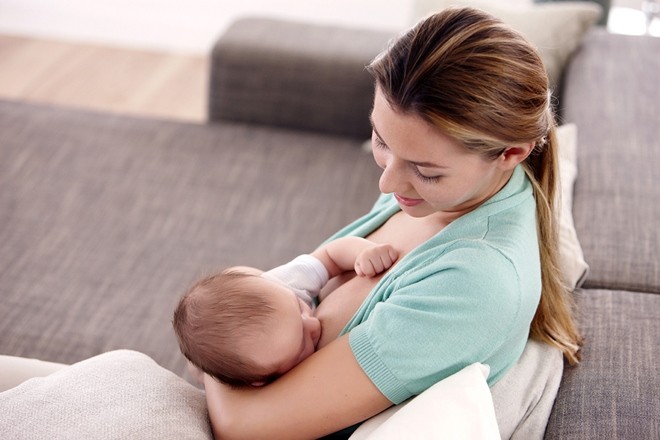 Breastfeeding_02-L