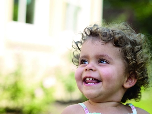 bebe sonrisa