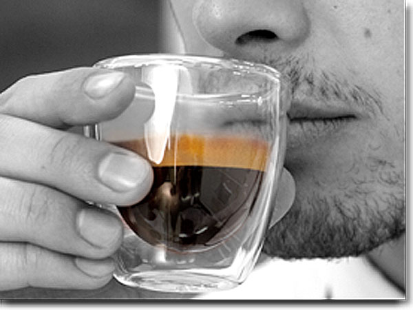 tomando-un-espresso
