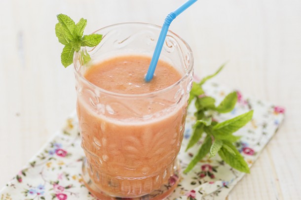 Batido de naranja, fresas y piña