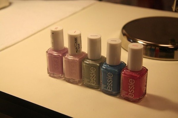 essie pastel