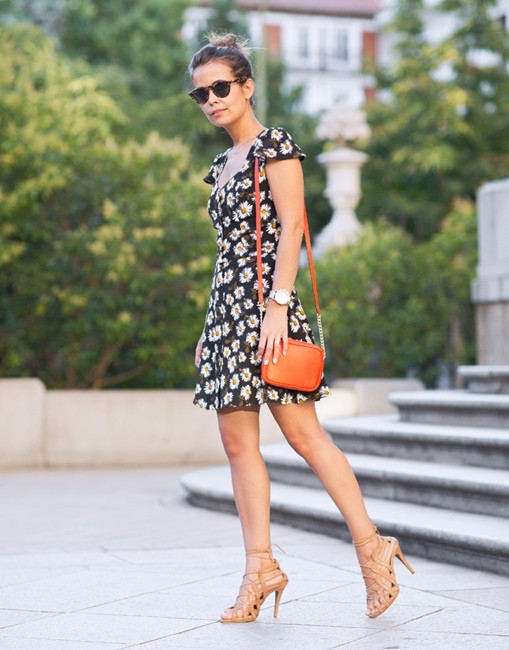 Daisy_Print_Dress-Topshop-Outfit-MIchael_Kors-Street_Style-30