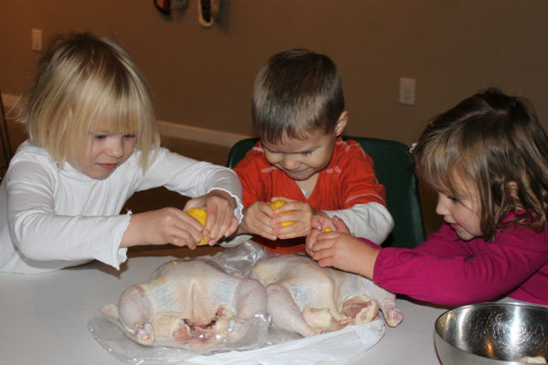 niños cocinando